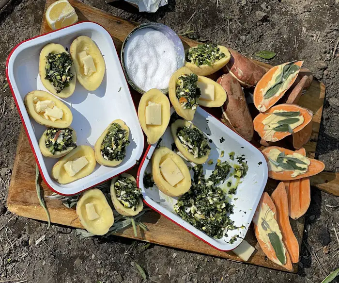 Fire-Cooked Potatoes Stuffed With Spinach and Cheese image
