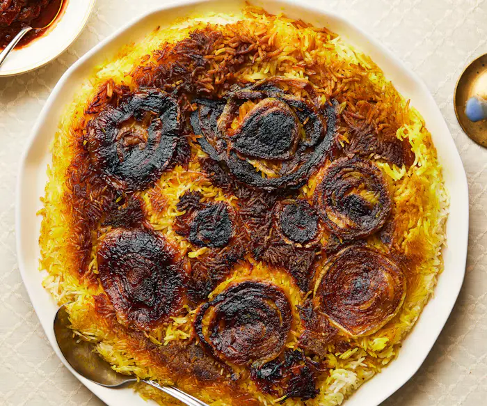 Crispy Iraqi Rice with Onions (Timman w'Basal) image