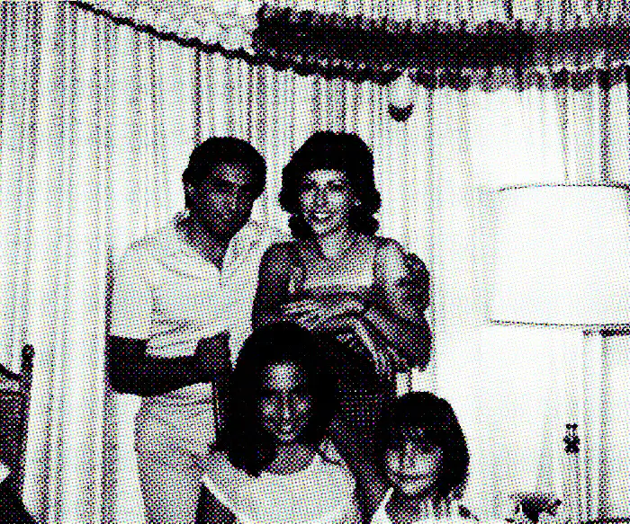 How One Iranian Jewish Family Makes Thanksgiving Dinner Their Own image