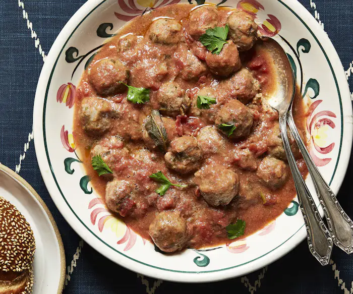 Albondigas Di Karne Kon Tomato (Meatballs Poached in Tomato Sauce) image